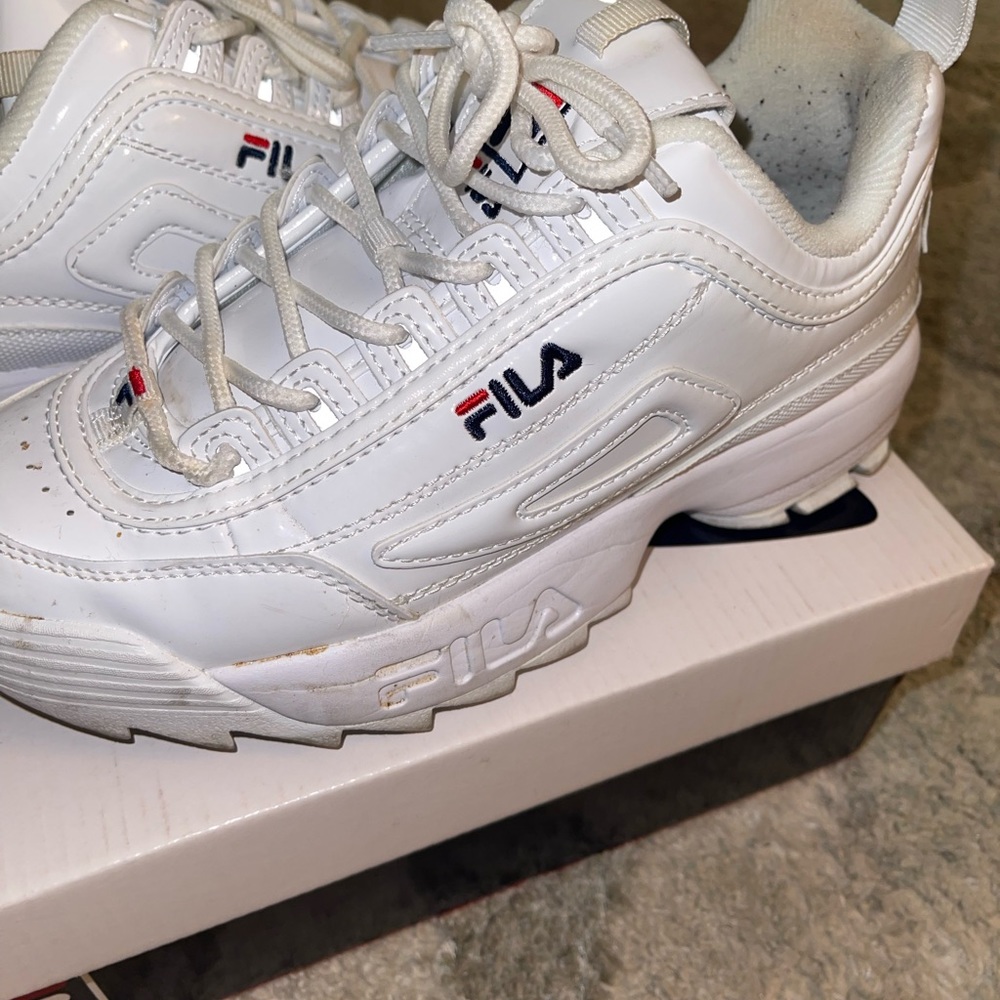 Woman’s Fila Sneakers View 4